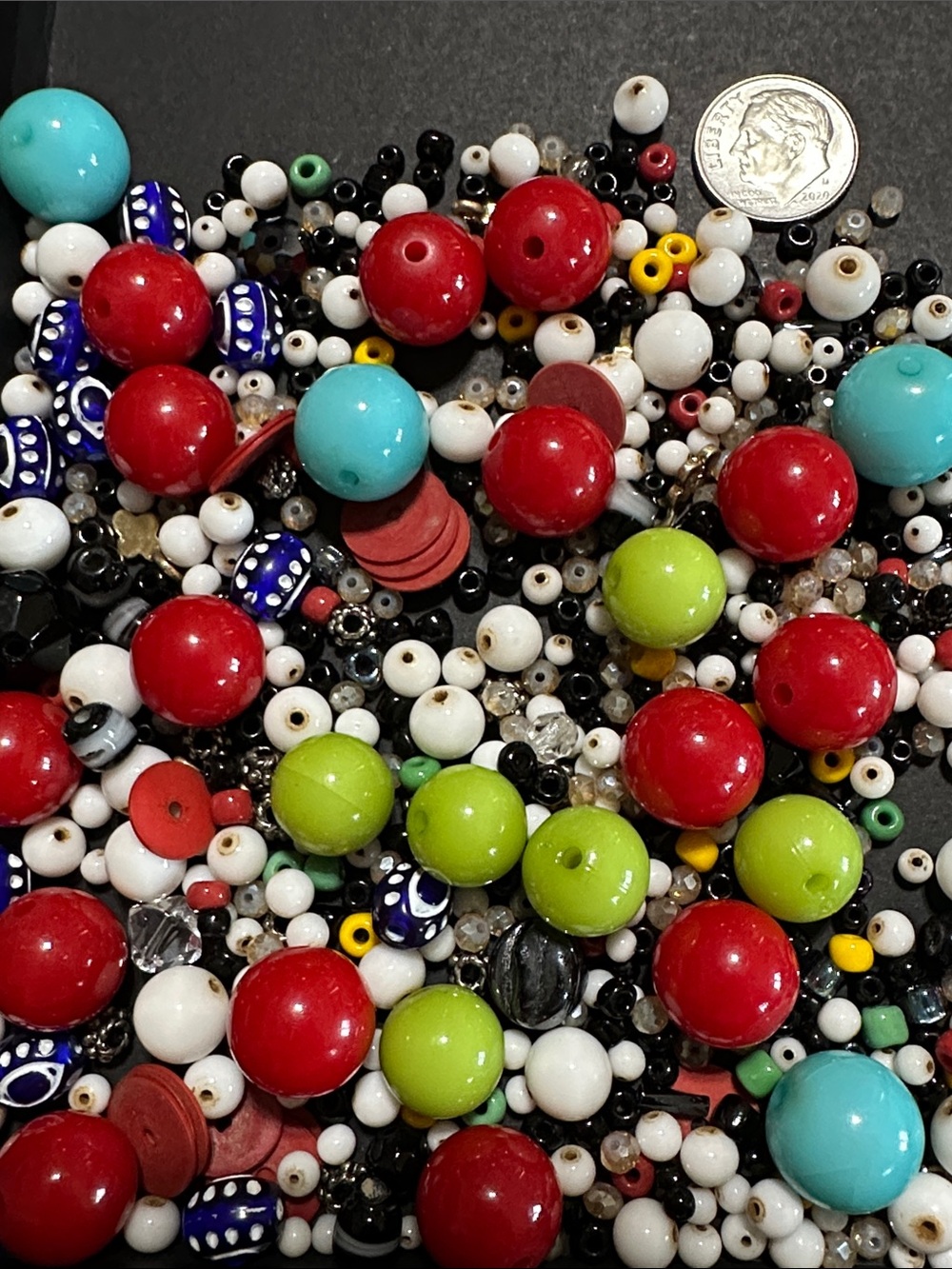 172.  A Lot Of Mixed Sizes, Shapes & Colors of Acrylic Beads